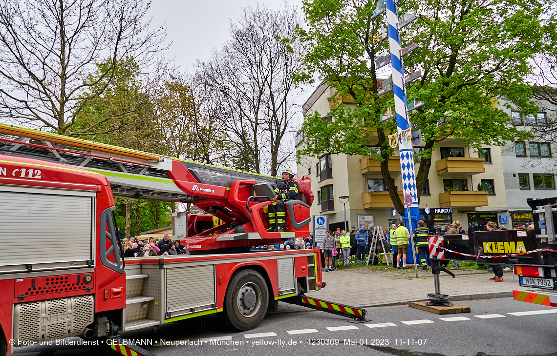 01.05.2023 - Maibaumaufstellung in Berg am Laim